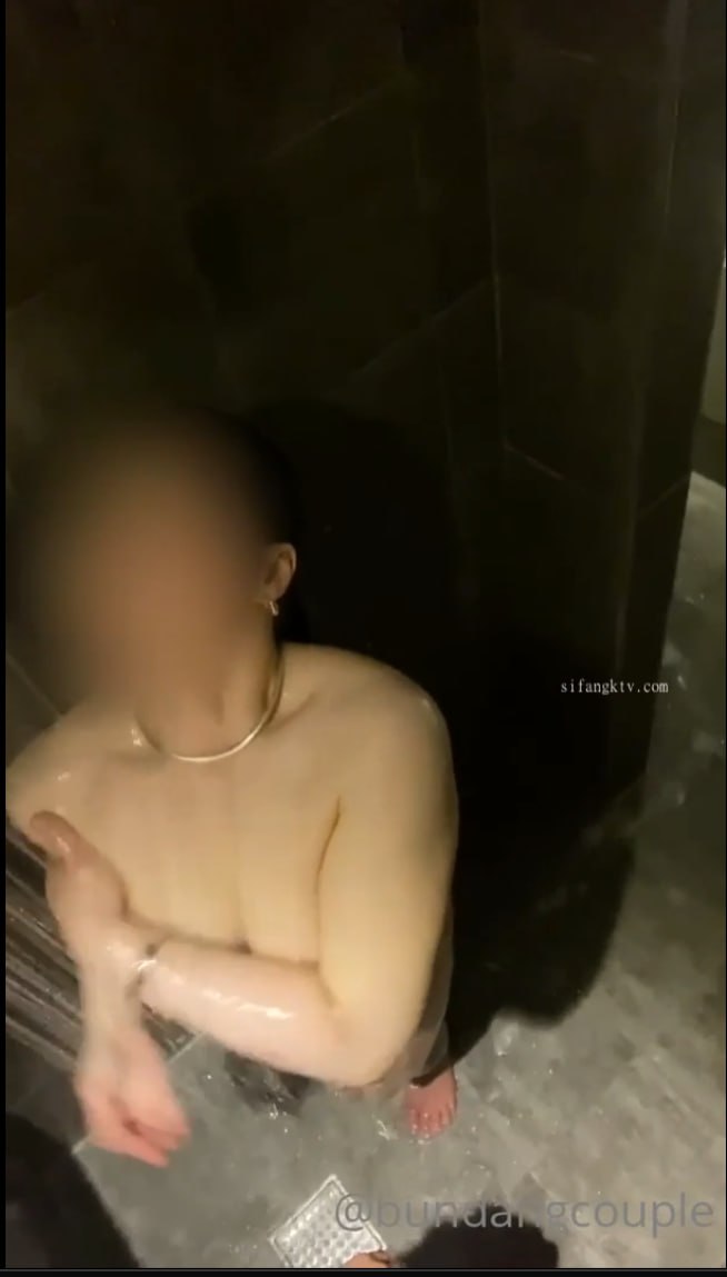 300MAAN-373,300MAAN-373 超ド級潮吹き13発超え！天然？ぶりっ子？不思議系巨乳美女はお酒が精力増強剤?酒を飲んだら即発情！！蛇口のパッキンがぶっ壊れたかの如くマ〇コのタンクが空になるまで大量無限噴射！世界レベルの潮吹きSEXモンスターを見逃すな！＜エロい娘限定ヤリマン数珠つなぎ！！～あなたよりエロい女性を紹介してください～15発目＞